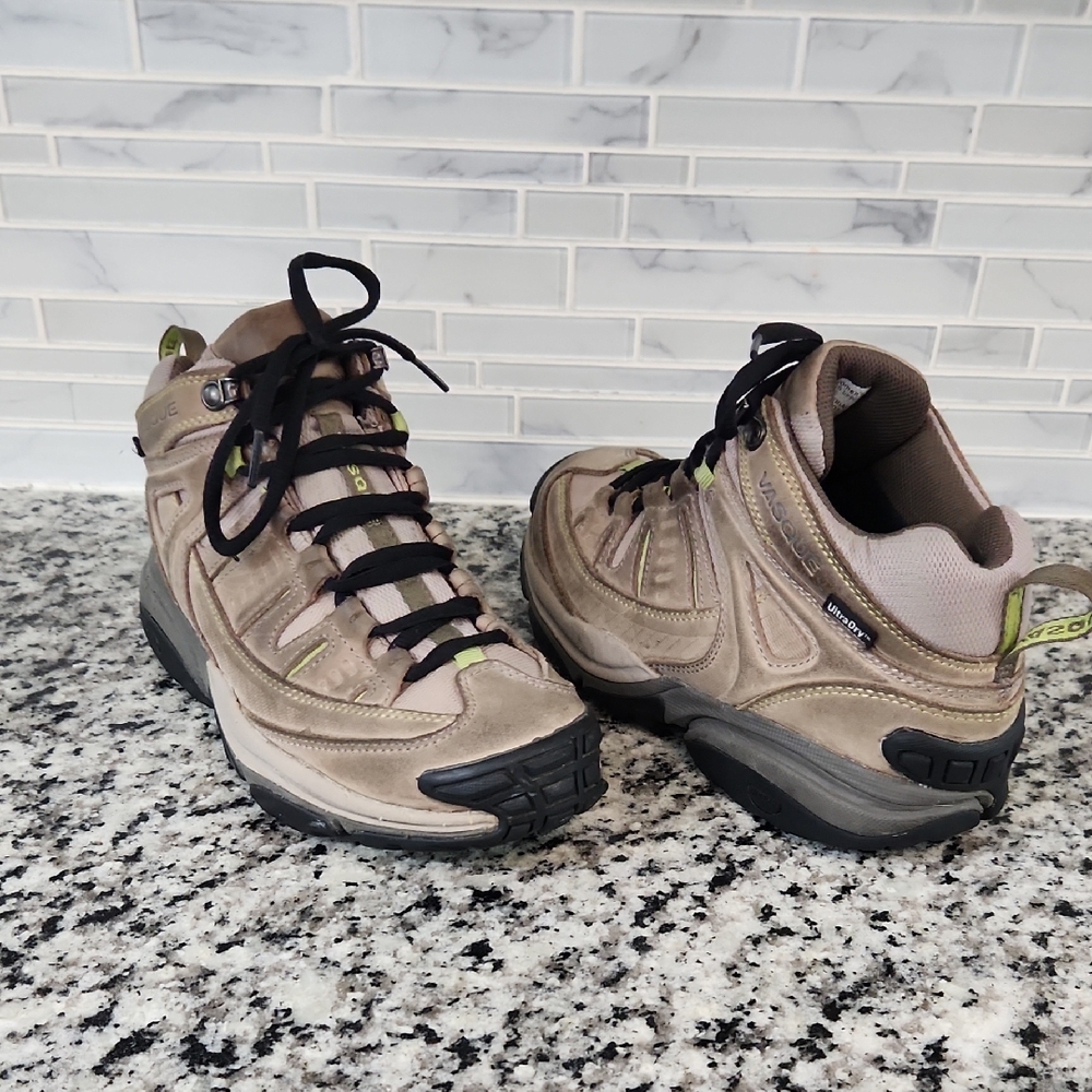 Women's Brown Vasque Leather Hiking Boots sz 8.5 M outdoor climbing shoes 7091